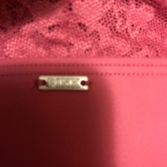 NEW VS PINK BRALETTE!!❤️❤️ - Picture 4 of 5